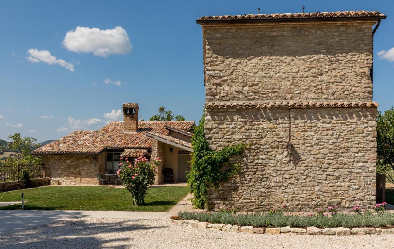 I Casali Di Villa Benveduti グッビオ エクステリア 写真
