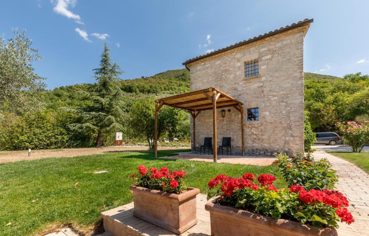 I Casali Di Villa Benveduti グッビオ エクステリア 写真