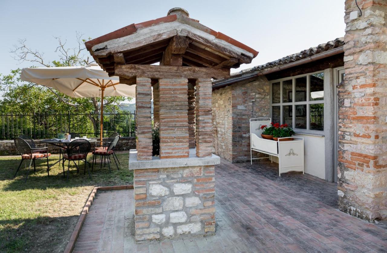 I Casali Di Villa Benveduti グッビオ エクステリア 写真